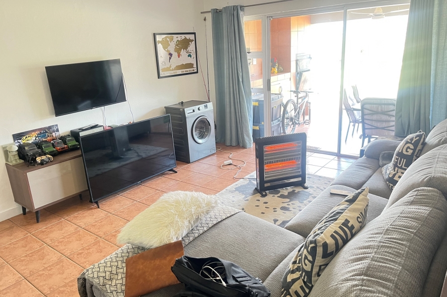To Let 3 Bedroom Property for Rent in Caribbean Beach Club North West